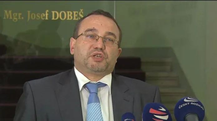 Události: Ministr Dobeš končí