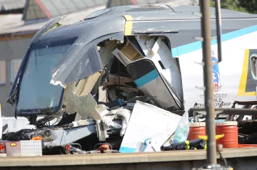 Rána, plameny, dým, trosky a krev. Cestující pendolina prožili šok