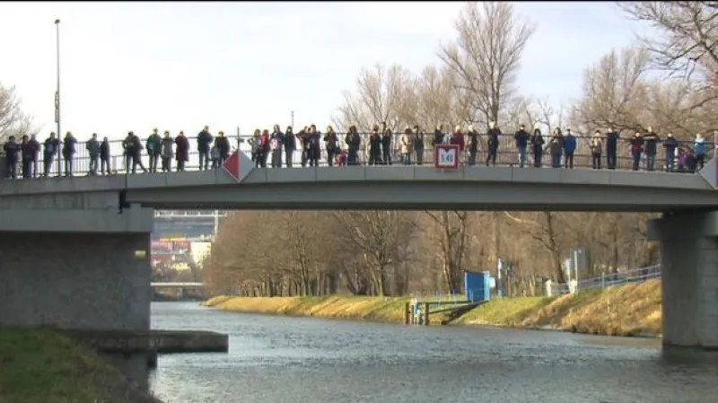 Loď s Havlovými květinami vyplouvá k poslednímu úseku