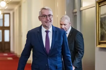 Metnar odvolal členy dozorčí rady České pošty