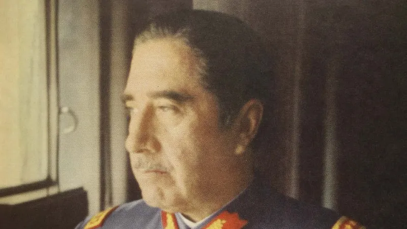 Augusto Pinochet na obálce časopisu pro mládež (1975)