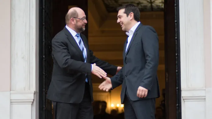 Martin Schulz se vítá s Alexisem Tsiprasem