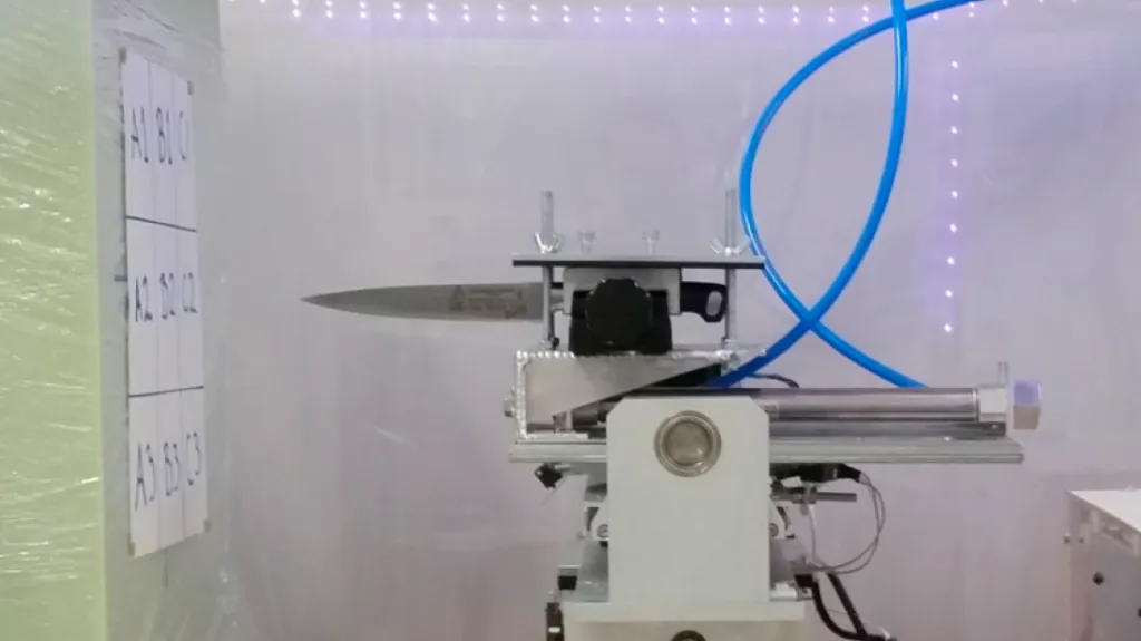 Bodající robot