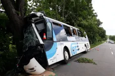 Při nehodě autobusu na Kroměřížsku se zranilo devět lidí, dva vážně