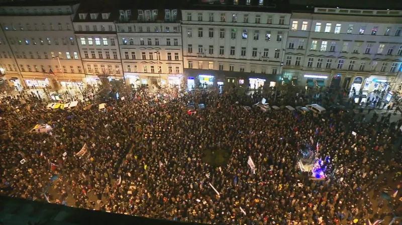 Demonstrace proti Andreji Babišovi na Václavském náměstí