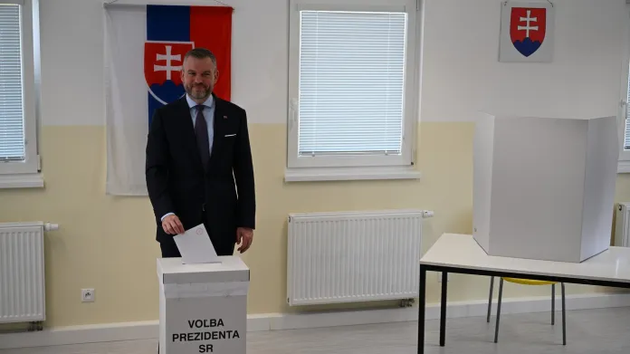 Peter Pellegrini odevzdal hlas v druhém kole volby slovenského prezidenta