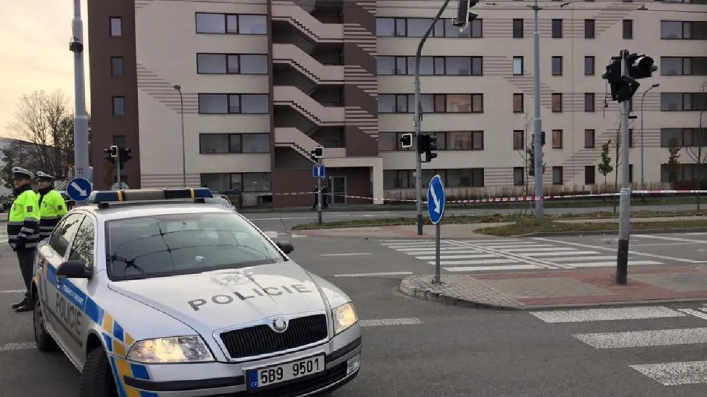 Policie uzavřela ulici Řípská a evakuovala obyvatele