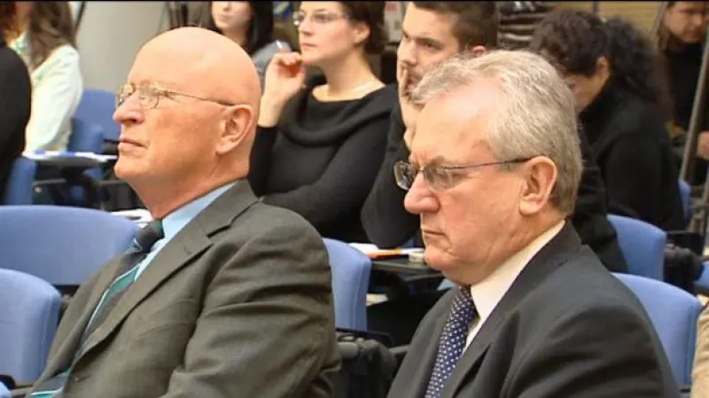 Pačes navrhuje polovinu elektřiny z jádra