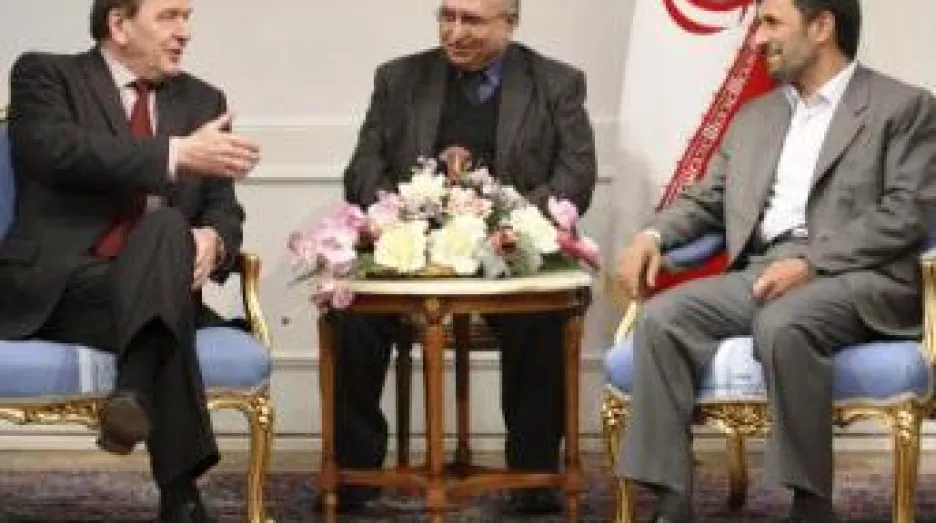 Schröder a Ahmadínežád