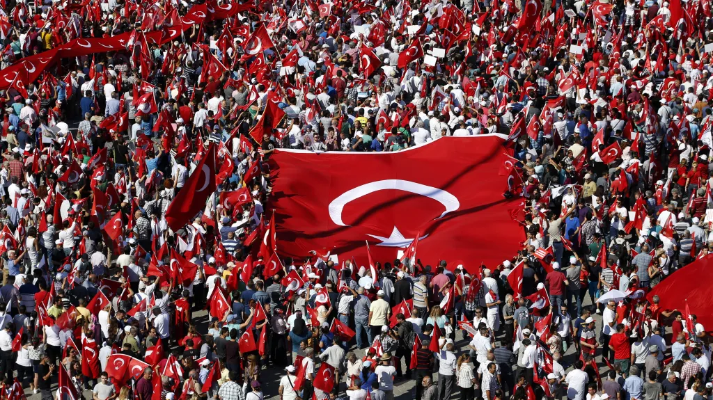 Shromáždění na náměstí Taksim