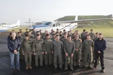 Afghánistán má čtyřicet nových pilotů, vyškolili je v Hradci Králové