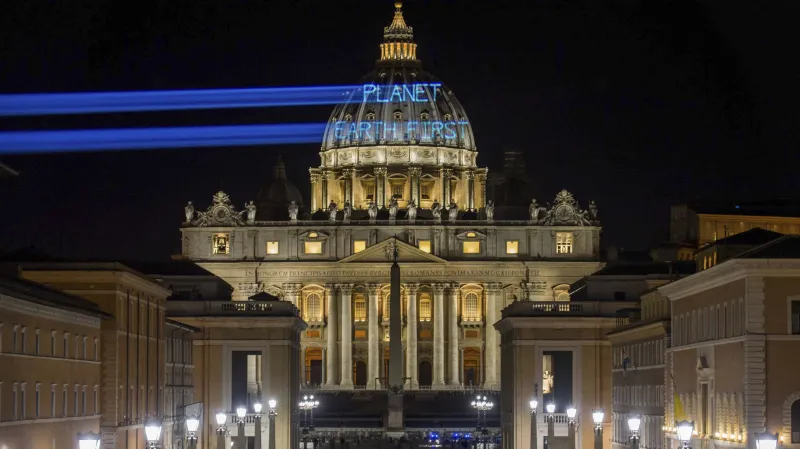 Greenpeace nechali Trumpovi vzkaz