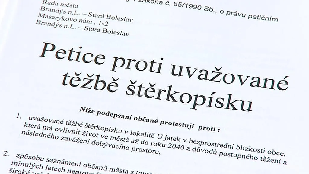 Petice proti těžbě písku