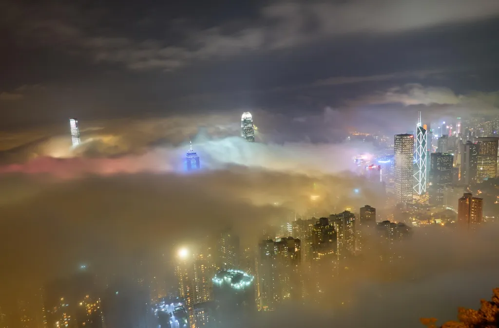 Daniel Cheung, Hongkong v Číně: Mraky a mlha v Hongkongu