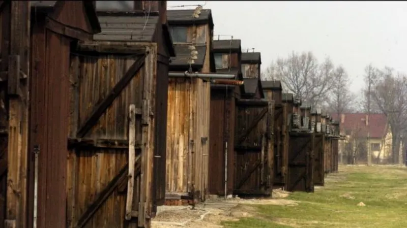 Události: Pražský hrad hostí vzpomínku na konec Osvětimi