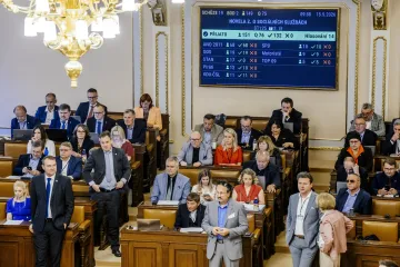 Poslankyně čelí osobnějším výpadům než poslanci. Ve sněmovně se i bojí, ukázal výzkum