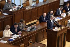 Vláda má na priority poslední měsíce, spoléhá i na mimořádné schůze
