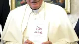 Benedikt XVI. s knihou Světlo světa