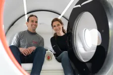 Futuristický hyperloop poprvé vyrazil s pasažéry. Trasu Praha–Brno by mohl zvládnout za 14 minut