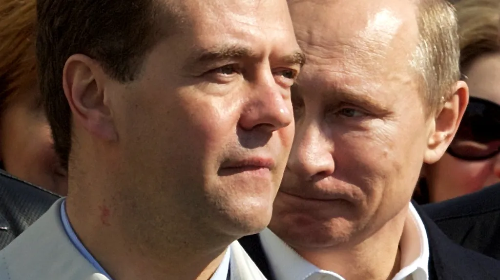 Dmitrij Medveděv a Vladimir Putin