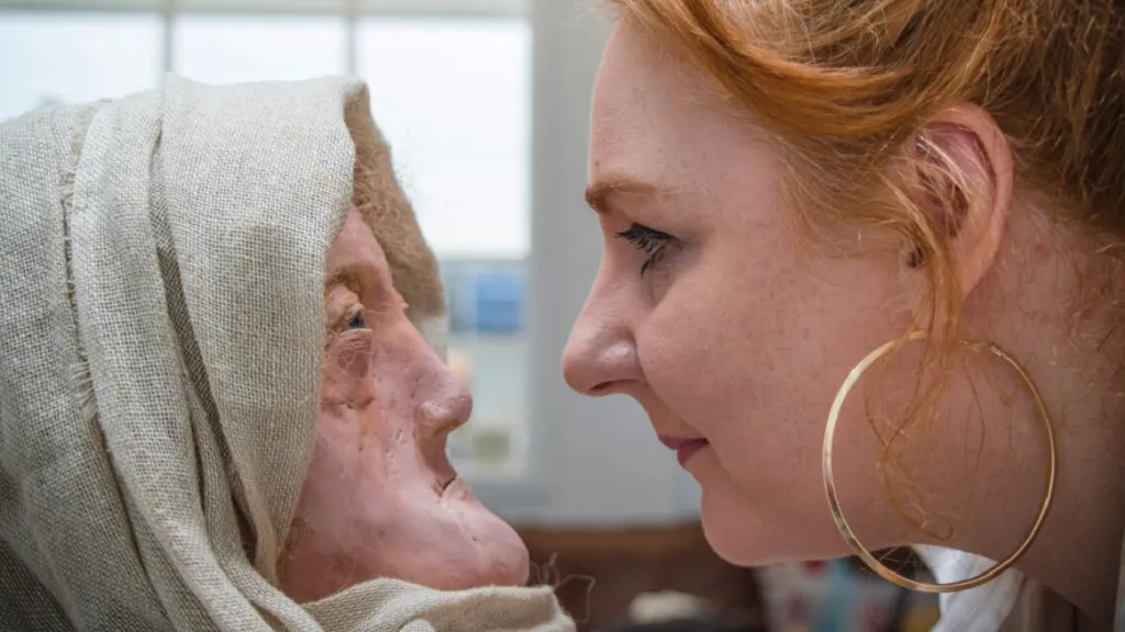 Druidka Hilda a autorka rekonstrukce Karen Flemingová