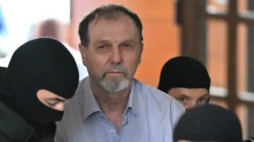 Obžalovaný Juraj C. u soudu (snímek je z 8. července 2025)