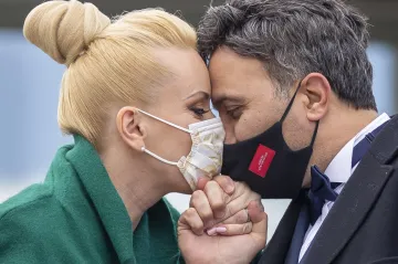  Zadaní lidé jsou v době pandemie spokojenější než ti bez partnerů