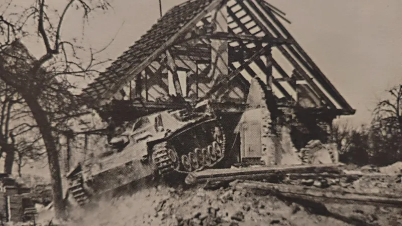 Výcvik osádek samohybných děl na Benešovsku