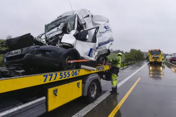 Bez brzdění do kolony. Na opravovaných úsecích D1 se od začátku prázdnin stalo již 50 nehod