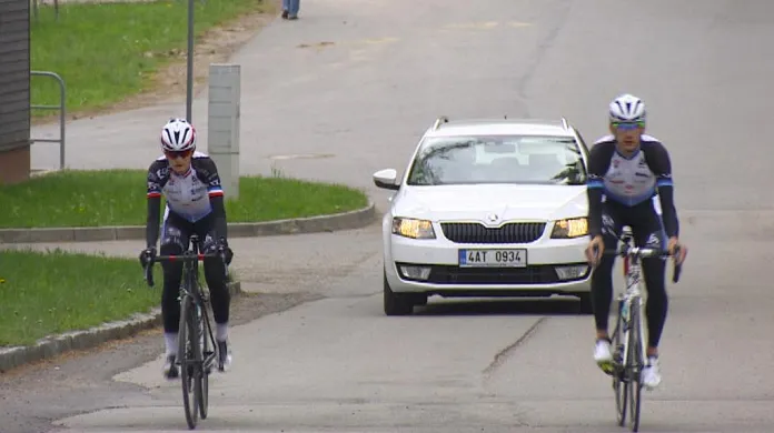Martina Sáblíková teď v Novém Městě na Moravě trénuje na kole