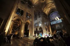 Papež po požáru Notre-Dame navštíví Francii. Církev plánuje vystavět dočasný chrám ze dřeva