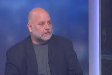 Snaha moci o naprostou loajalitu expertů, říká k přesunu agend Jelínek