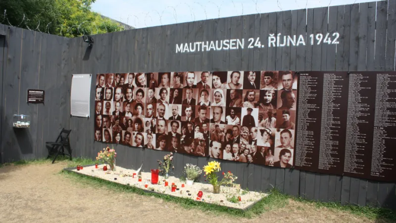 Památník zavražděných odbojářů v Mauthausenu