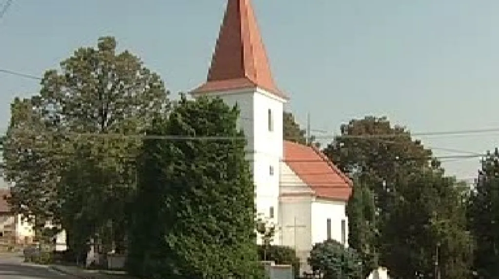 Kostel v obci Hlasivo