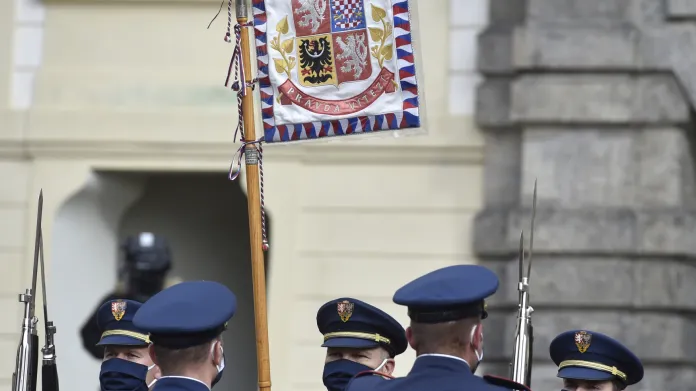 Slavnostní výměna stráží na Pražském hradě 28. října
