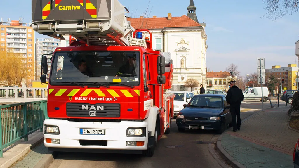 Někde hasiči projedou jen s obtížemi