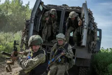 Ukrajinští mariňáci překvapují okupanty a osvobodili řadu obcí. Čelí ale vyčerpání nebo minám