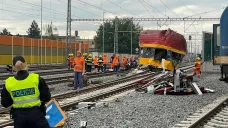Odstraňování následků nehody vlaků