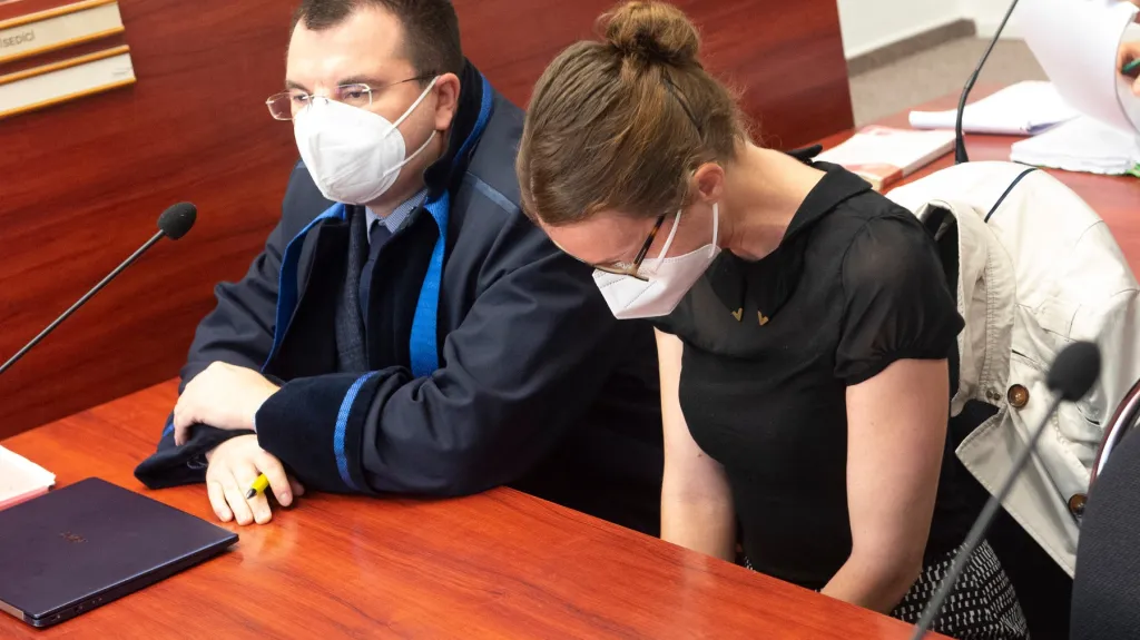 Lékařka Martina Šípková na jednání u Okresního soudu v Pardubicích