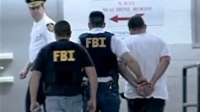 Agenti FBI zatýkají muže, kteří údajně plánovali teroristické útoky na území Spojených států.