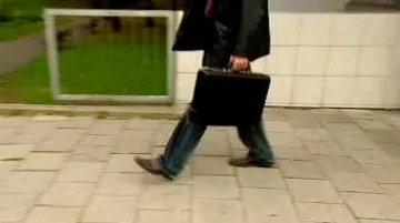 Muž s kufříkem