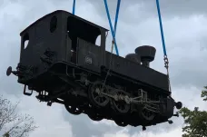 Padesát let stála u olomouckého depa. Historickou parní lokomotivu převezli do muzea v Ostravě