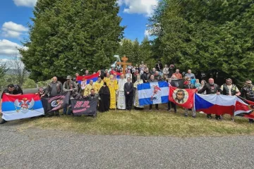 Špičky české pravoslavné církve se fotily s Nočními vlky, sklidily za to kritiku