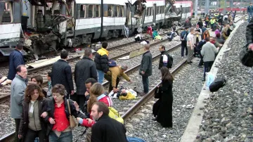 Série explozí na třech nádražích v centru španělské metropole si vyžádala 191 obětí na životech a dalších 2057 lidí bylo zraněno