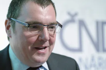 ČNB měla podle Singera oslabit korunu ještě dříve