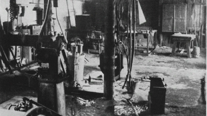 Prázdná továrna v Československu během Velké hospodářské krize