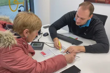 Energie na trhu zlevňují, dodavatelé nabízí tarify s cenami pod vládním stropem