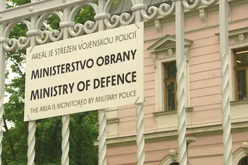 Vojáci budou volat přes Telefónicu