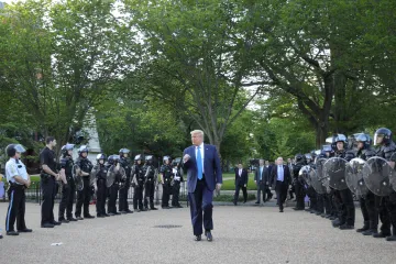 Trump nařídil mobilizovat všechny síly. Smrt Floyda byla zneužitím moci, míní šéf evropské diplomacie