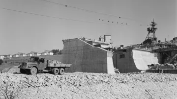 Lipno, stavba přehrady, 1957